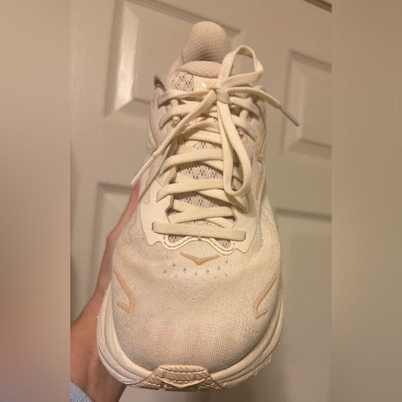 Hoka Clifton 10 ladies running shoes sneakers in Vanilla/Birch size 8.5. - Picture 13 of 14